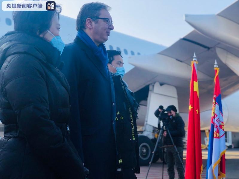 La cooperación entre China y los países de Europa Central y Oriental es un modelo a seguir contra la COVID-19