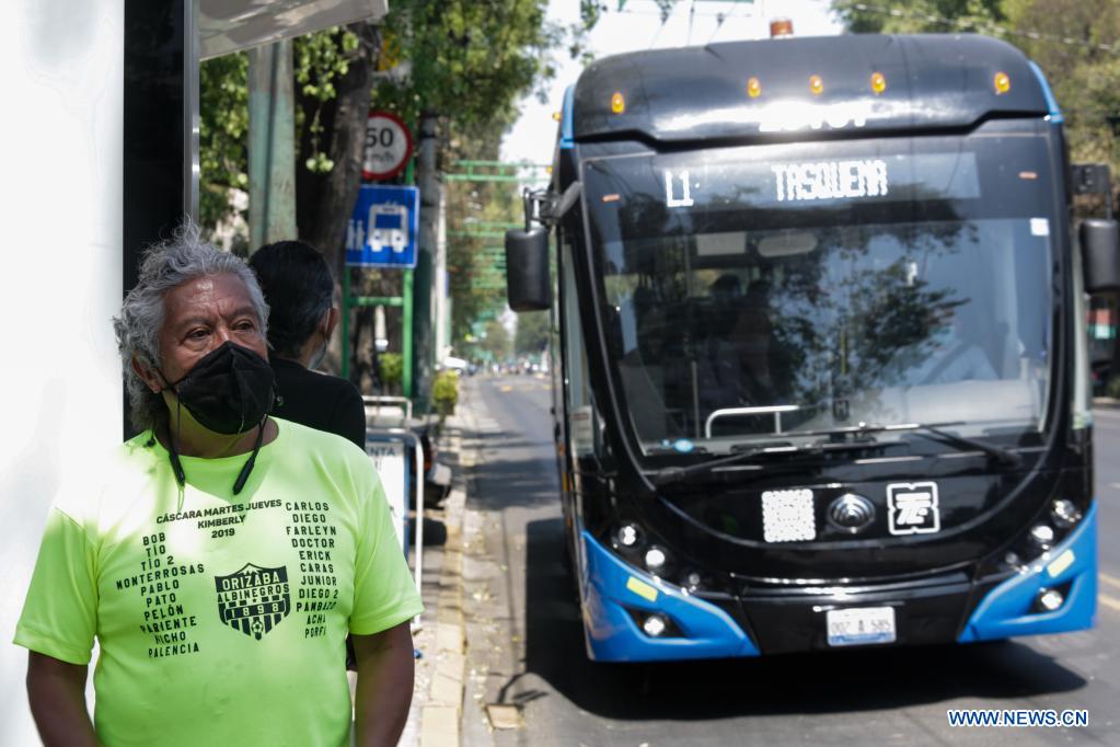 ESPECIAL: Trolebús chino renueva el transporte eléctrico en la capital de México