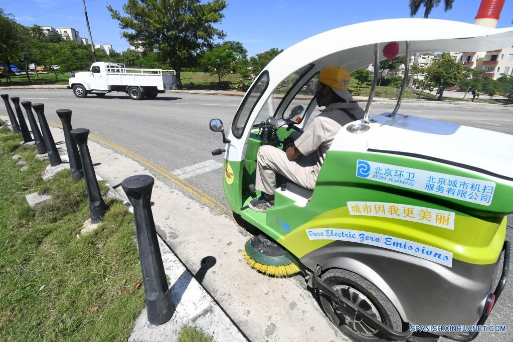 ESPECIAL: Donación china ayuda a mantener la higiene de La Habana en medio de la pandemia