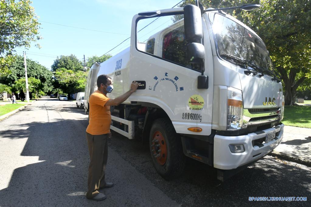 ESPECIAL: Donación china ayuda a mantener la higiene de La Habana en medio de la pandemia