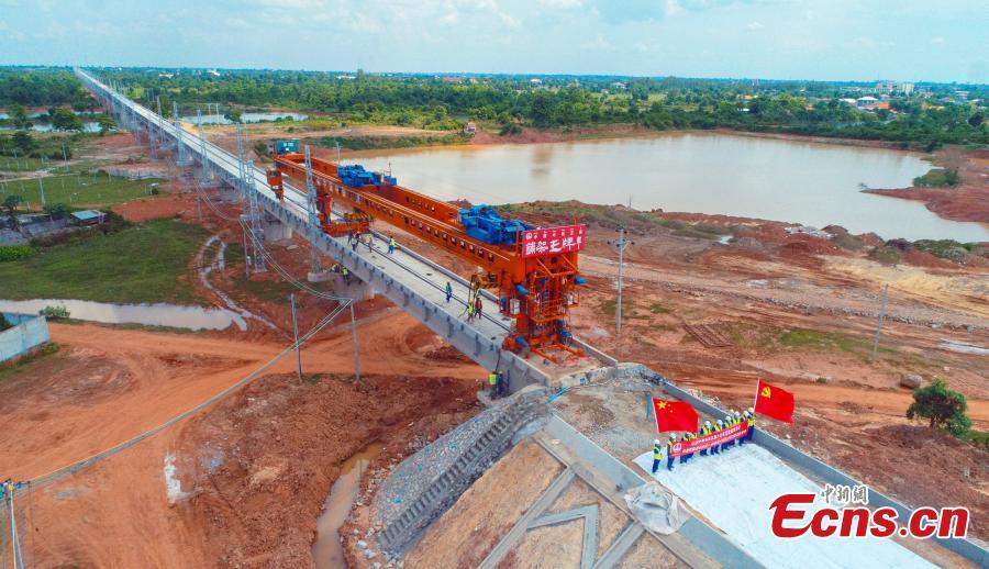 Concluye la construcción del puente más largo del ferrocarril China-Laos