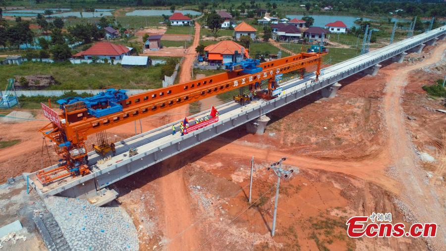 Concluye la construcción del puente más largo del ferrocarril China-Laos