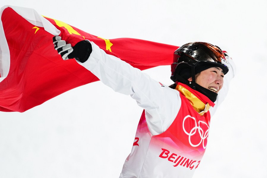 Beijing 2022: RESUMEN: China iguala mejor récord de oros olímpicos y pareja francesa se corona en danza sobre hielo