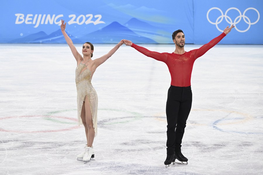 Beijing 2022: RESUMEN: China iguala mejor récord de oros olímpicos y pareja francesa se corona en danza sobre hielo