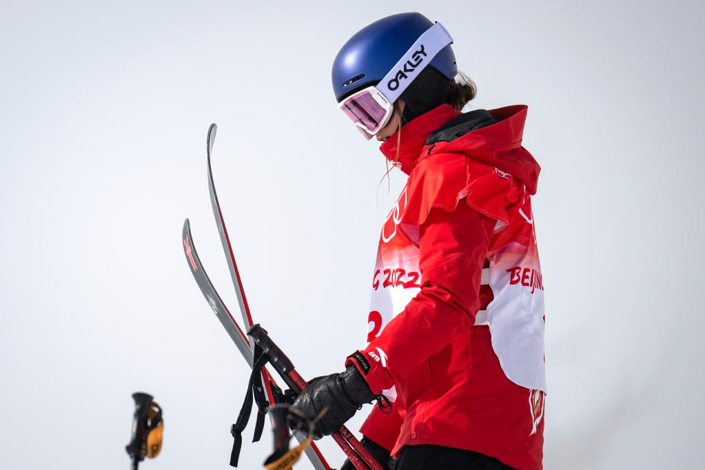 Esquiadora Suiza gana oro y la china Gu se queda con plata de esquí acrobático slopestyle femenino en Beijing 2022