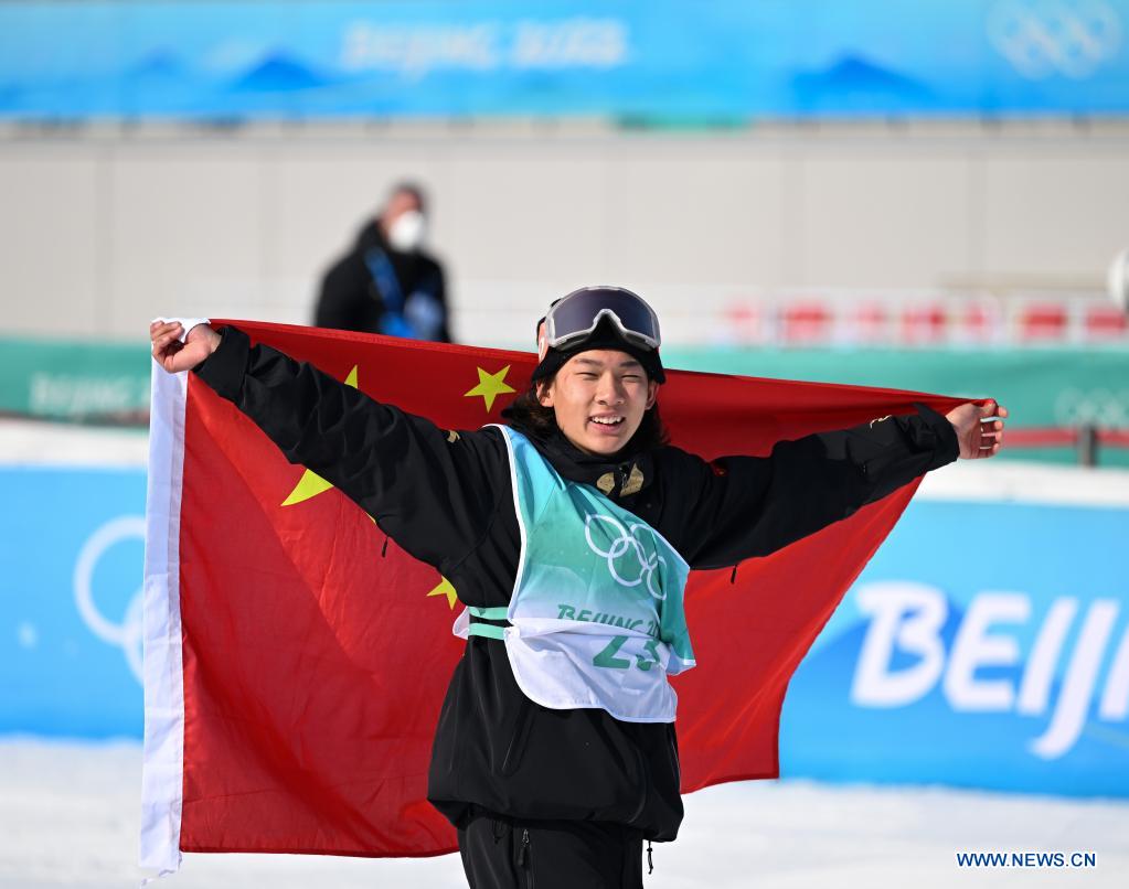 Su Yiming gana oro histórico en snowboard big air mientras China establece nuevo récord olímpico