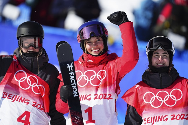 Gu Ailing gana su segundo oro para China en esquí libre halfpipe