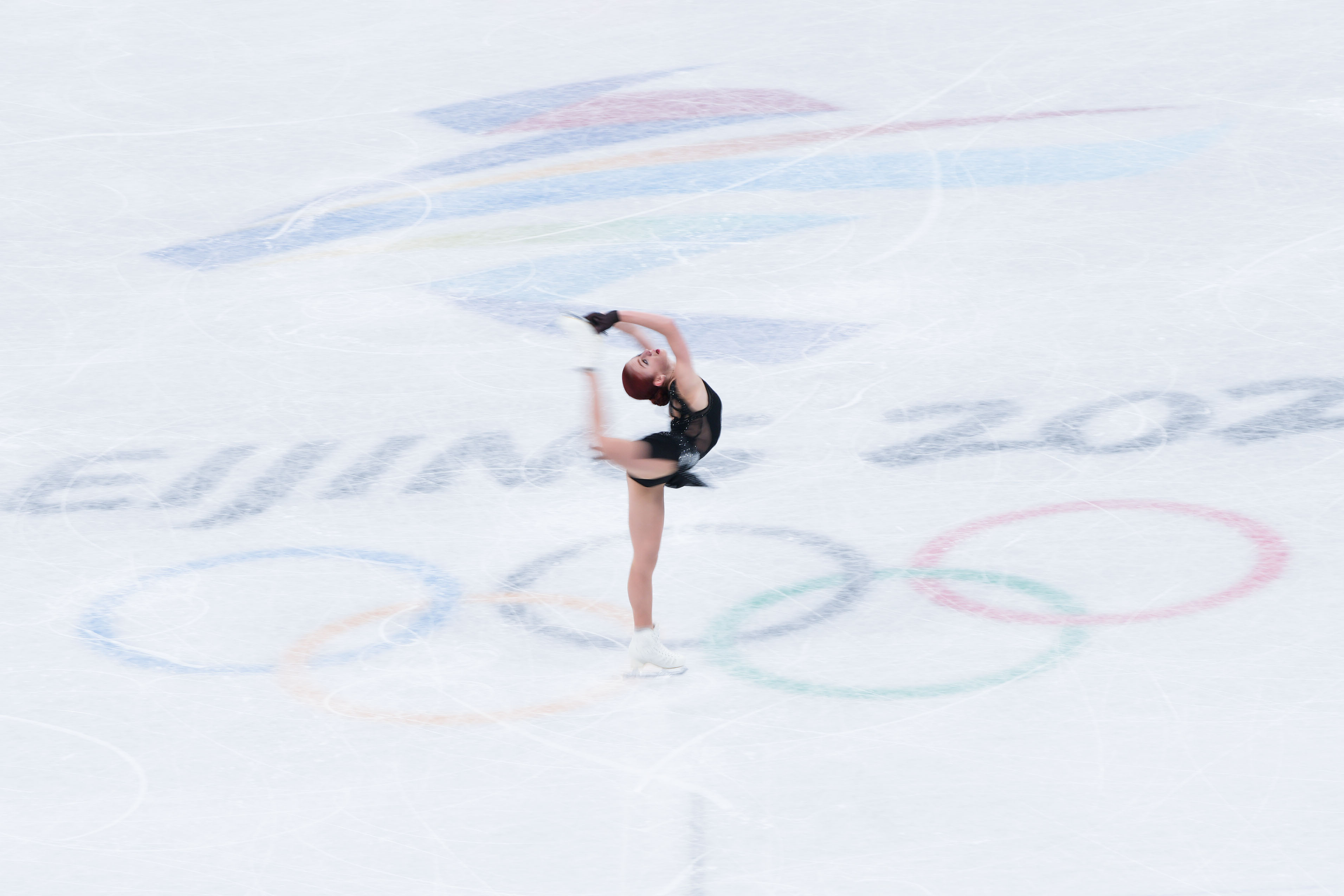 Shcherbakova de COR gana título individual femenino de patinaje artístico