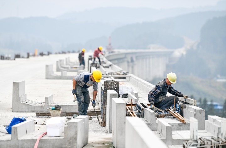 Guizhou: Construcción del ferrocarril de alta velocidad Guiyang-Nanning