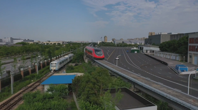 Fabricante chino presenta nueva generación de tren de levitación magnética comercial