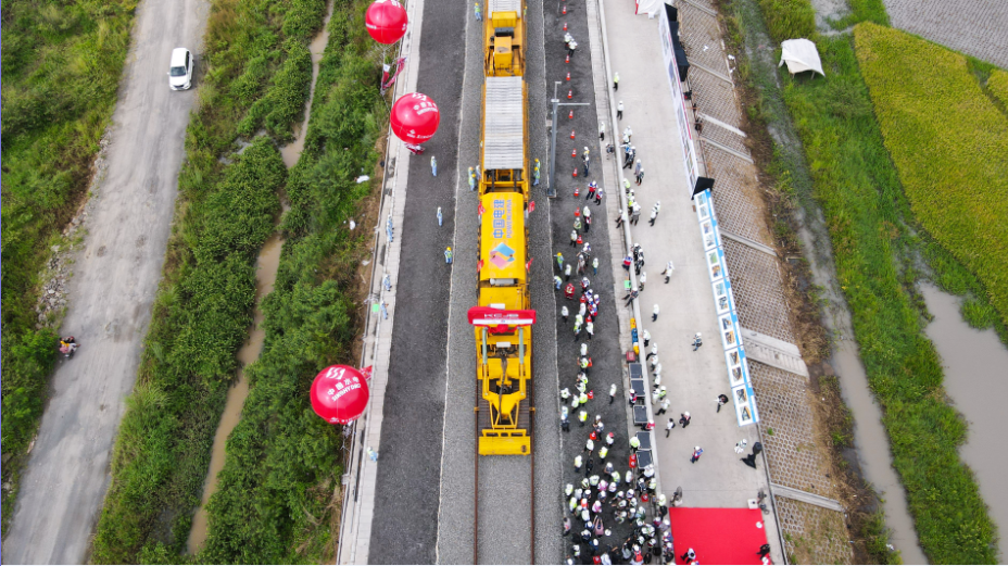 Comienza la construcción de vías del ferrocarril de alta velocidad Yakarta-Bandung