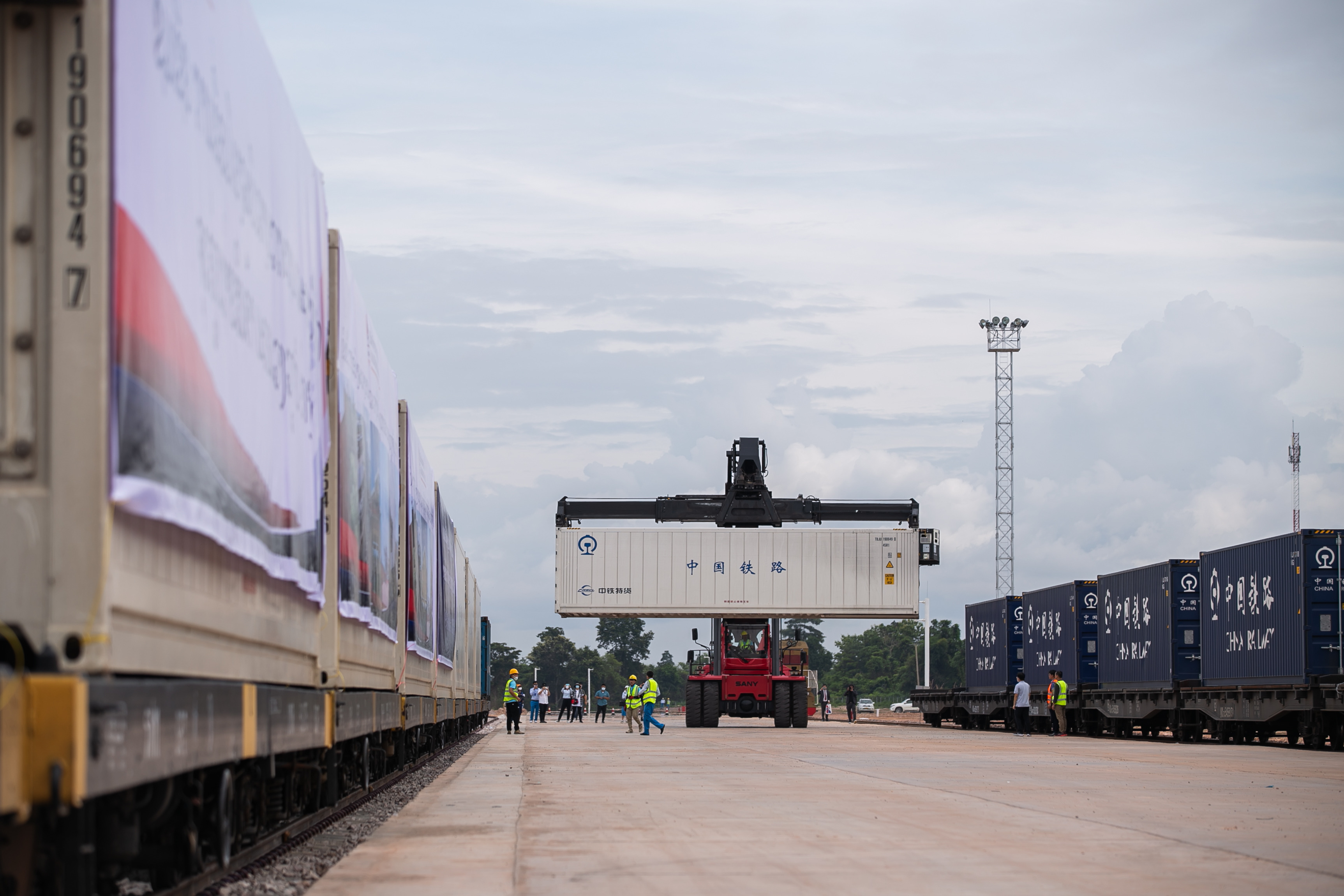 Ferrocarril China-Laos fue oficialmente puesto en operación