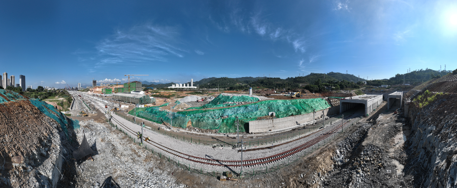 Culmina colocación de rieles en primer ferrocarril de alta velocidad de China que cruza el mar