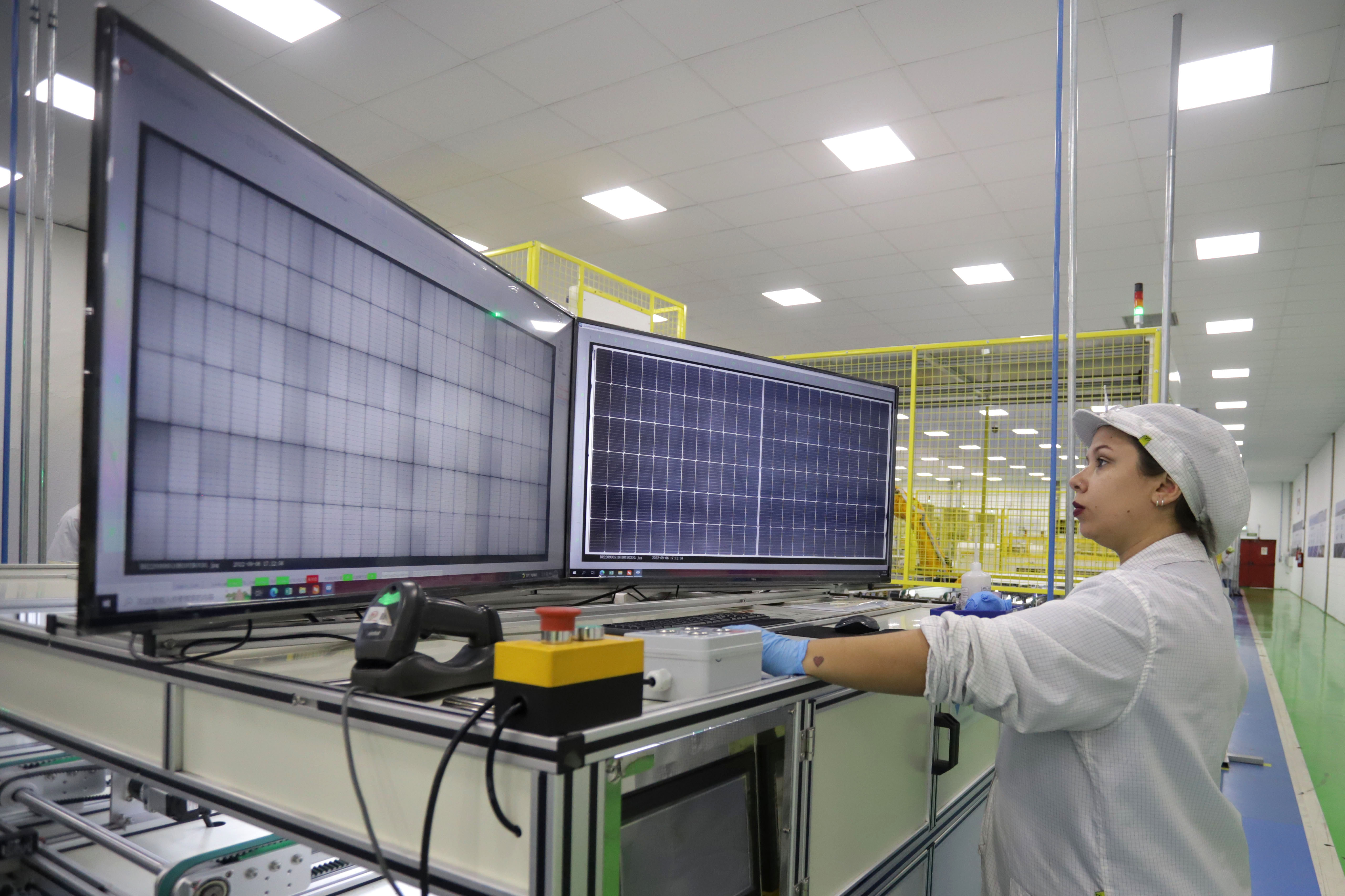 Planta de manufactura de paneles solares de empresa china BYD en Brasil