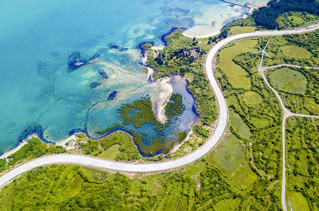 Paisaje de carretera costera de Hainan