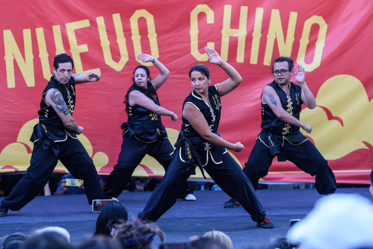 ESPECIAL: Pasacalle de danzas del león y del dragón encabezan festejo de Año Nuevo chino en Chile