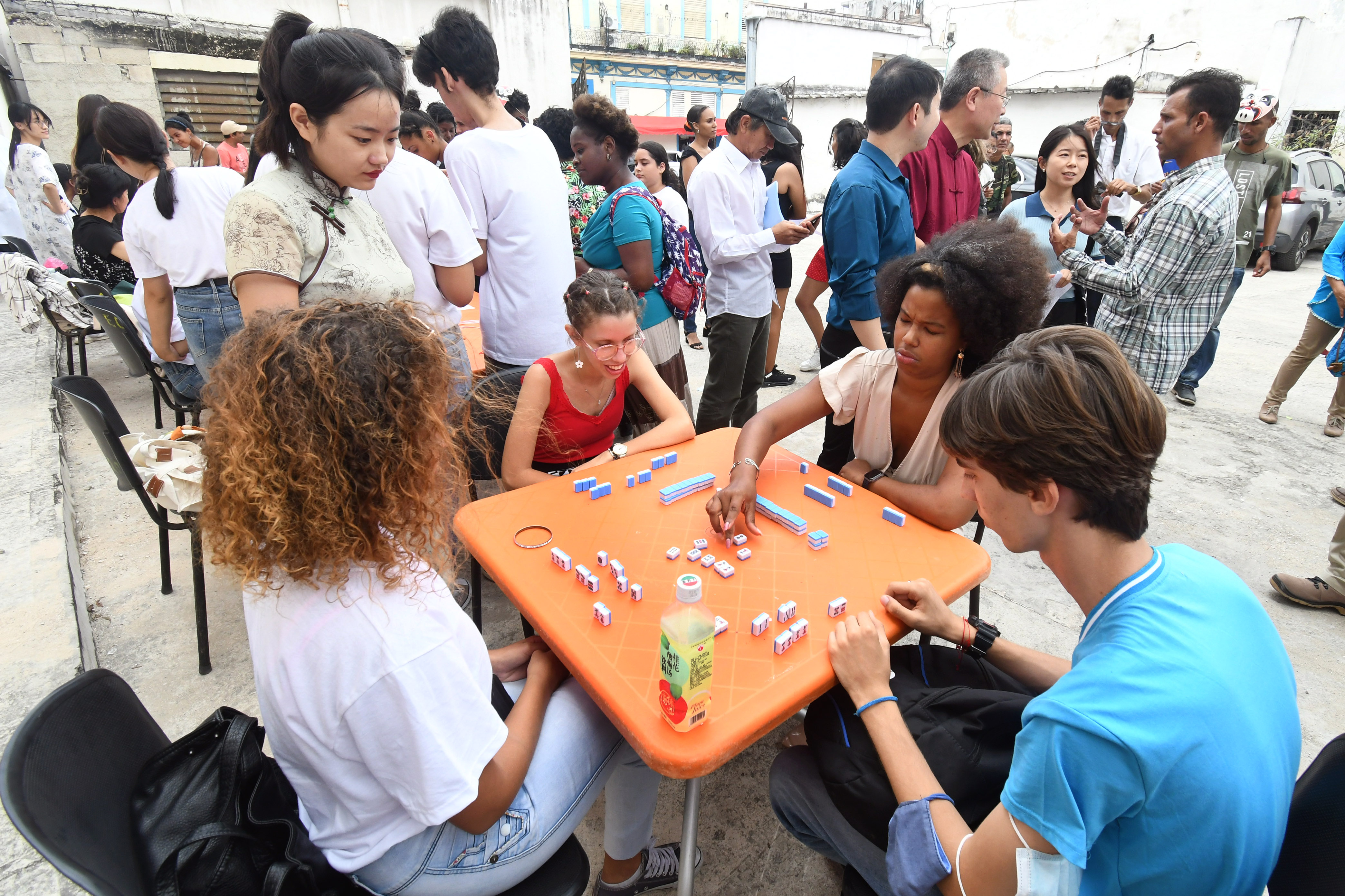 ESPECIAL: Cultura e idioma de China atraen a más estudiantes cada vez en Cuba