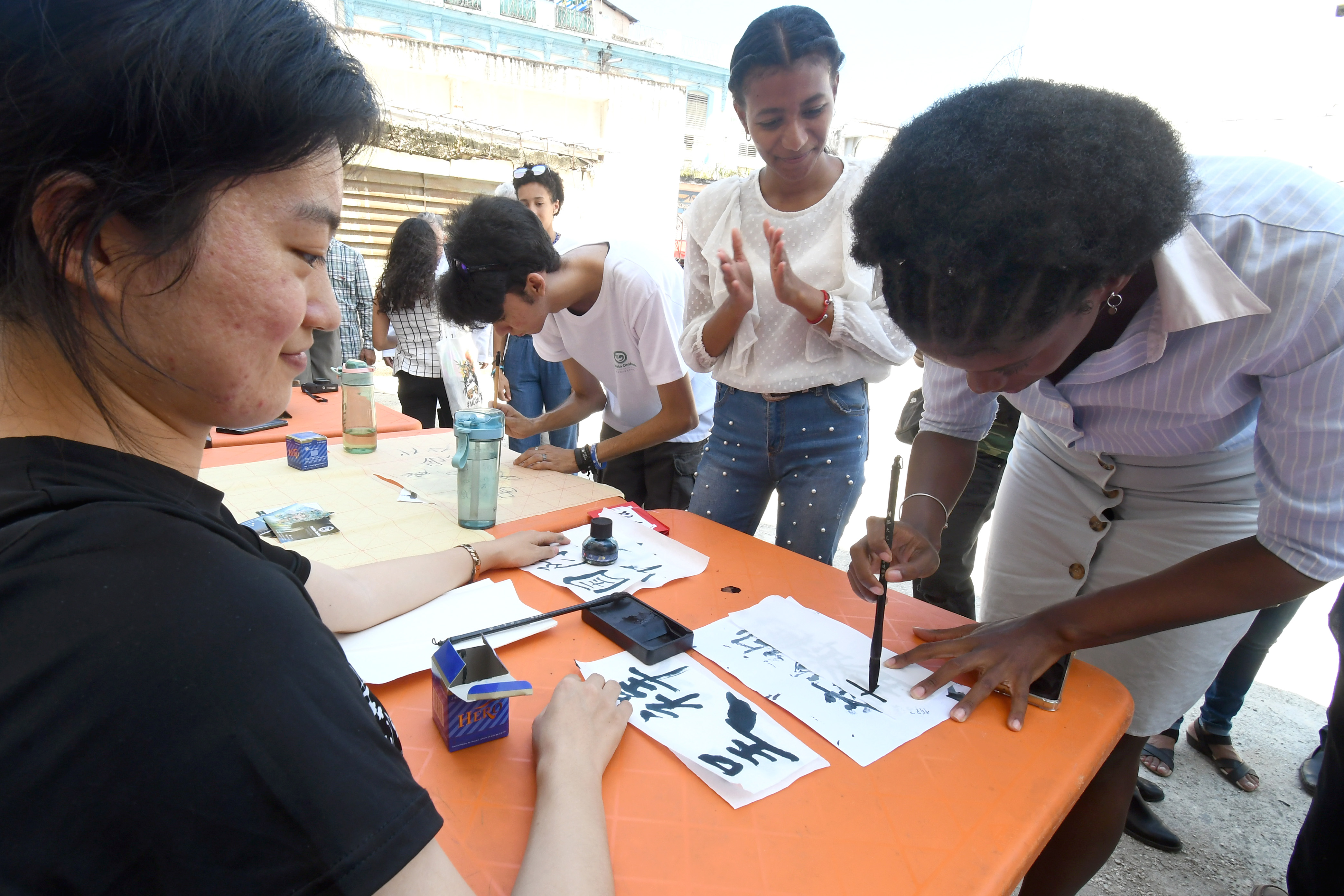 ESPECIAL: Cultura e idioma de China atraen a más estudiantes cada vez en Cuba