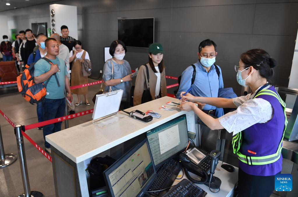 Lanzan rutas aéreas entre ciudad china de Xi'an y las capitales de Turkmenistán y Tayikistán