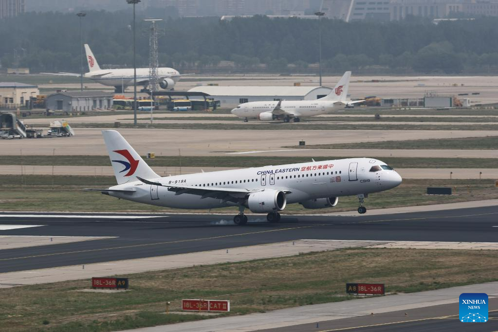 Comienza operación comercial de avión de pasajeros C919 de China