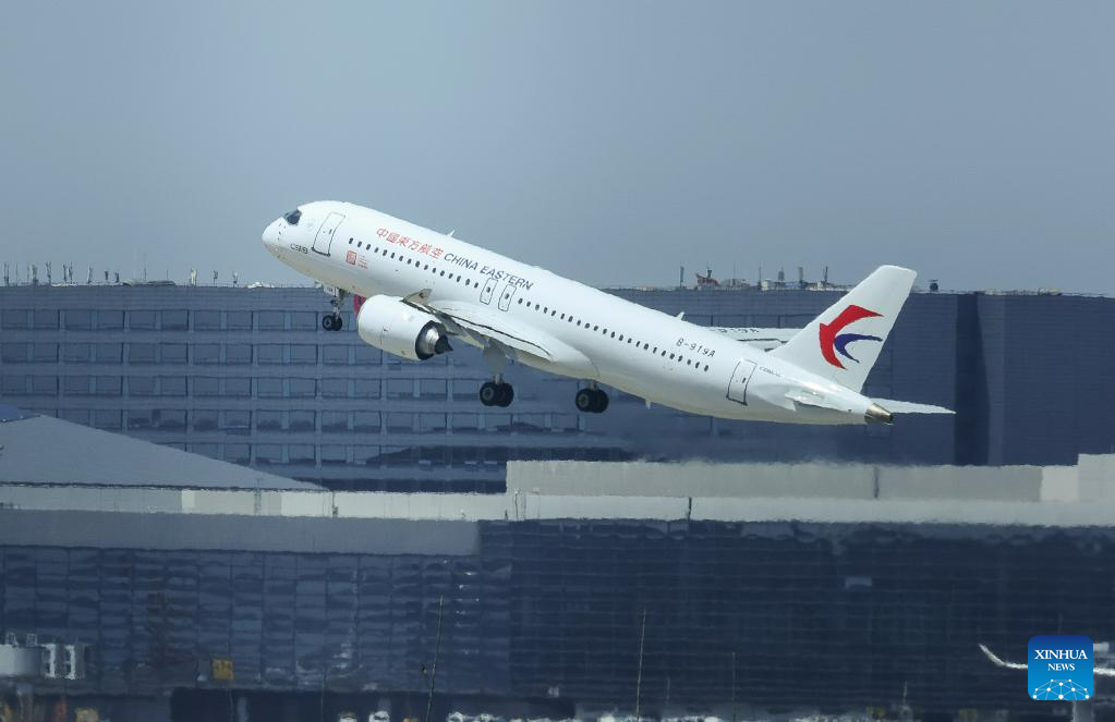 Comienza operación comercial de avión de pasajeros C919 de China