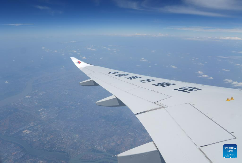 Comienza operación comercial de avión de pasajeros C919 de China