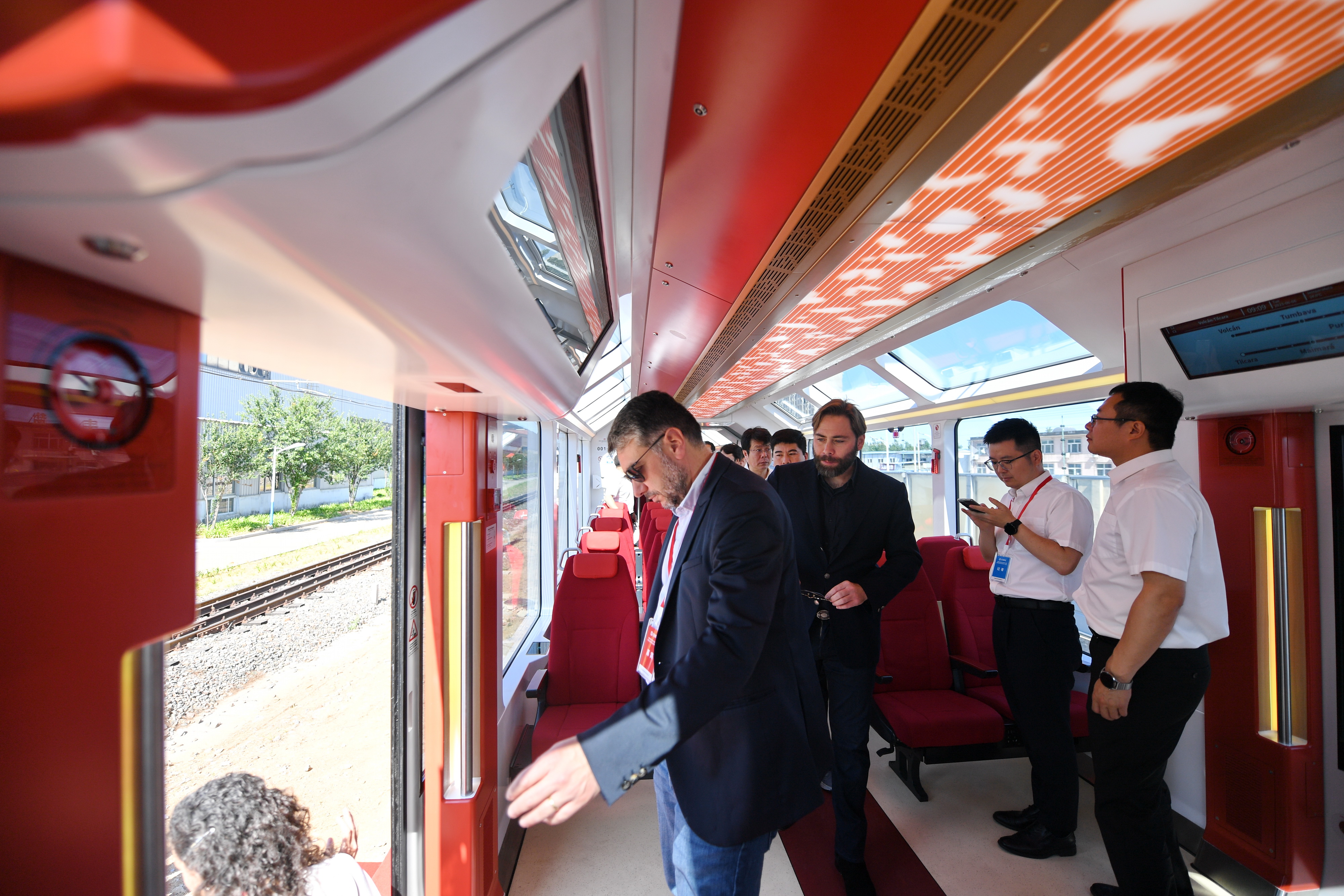 Fabricante chino produce primer tren ligero de nueva energía para Argentina