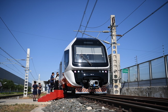 GLOBALink | ¡Todos a bordo! Trenes ligeros de nueva energía de fabricación china listos para partir hacia Argentina