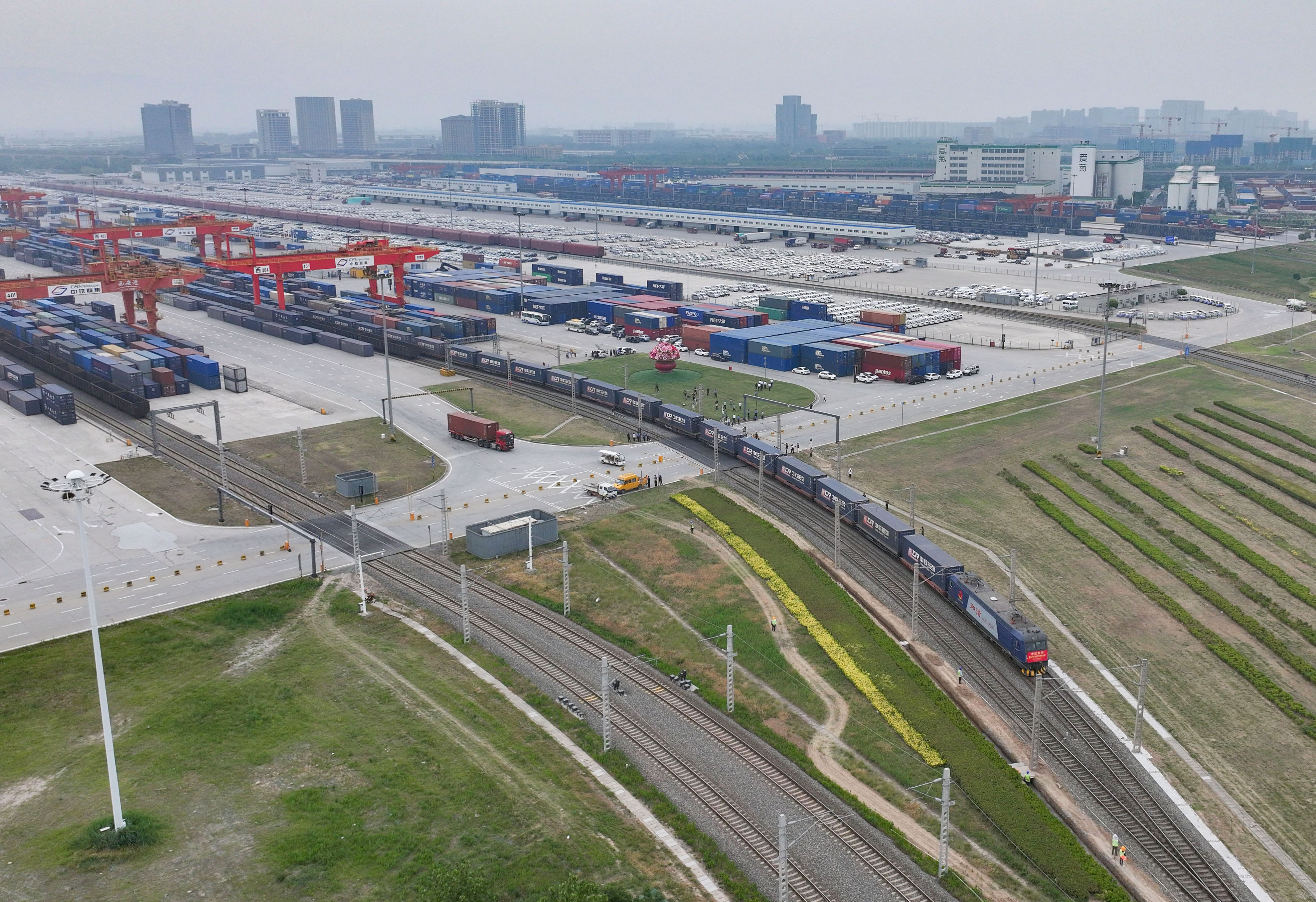 Viajes de trenes de carga China-Europa superan los 90.000, vigorizando desarrollo de alta calidad de la BRI