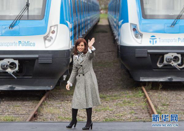 Trenes de fabricación china comienzan a ciucular en Argentina